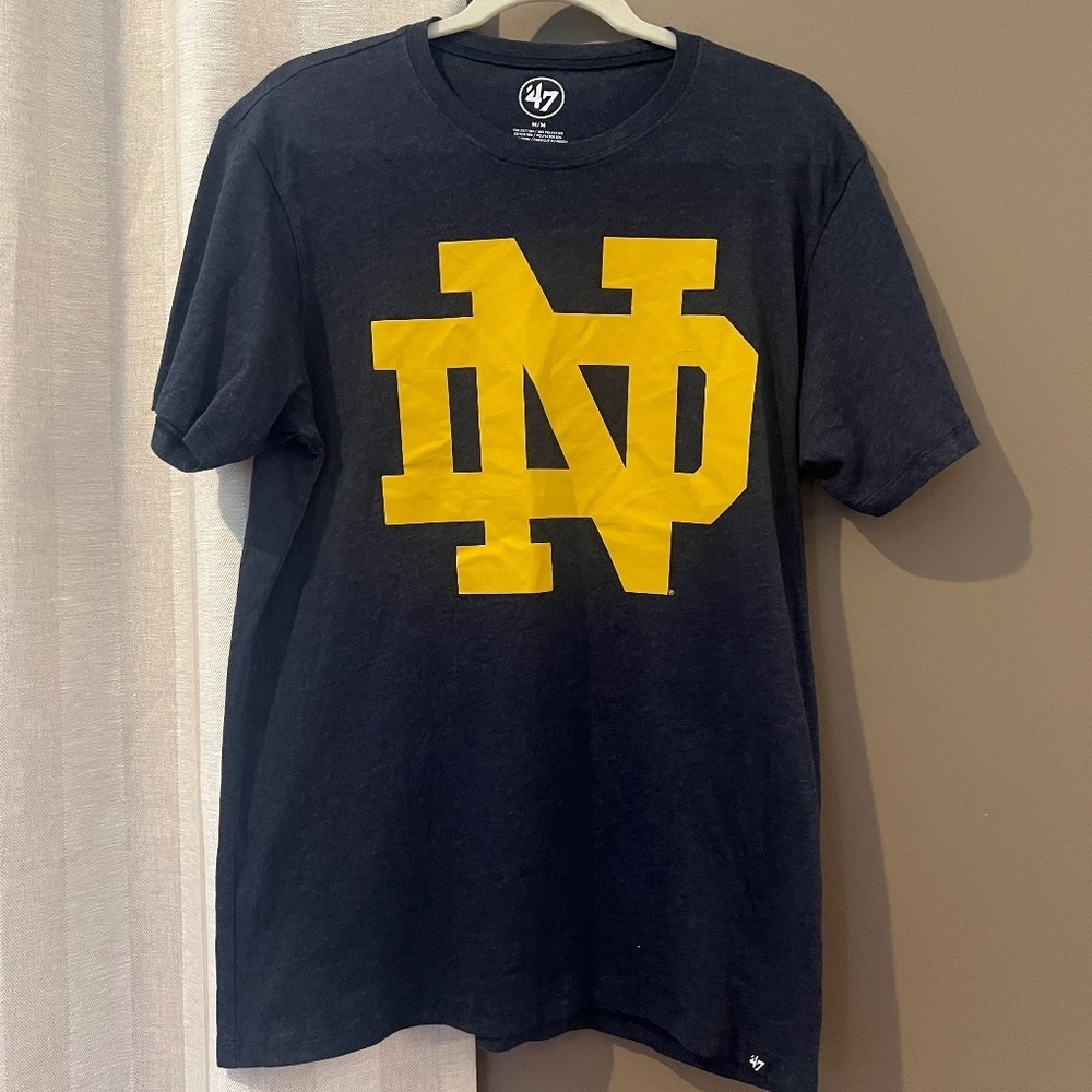 Notre Dame Gray & Yellow Short Sleeve T-shirt, Size Medium